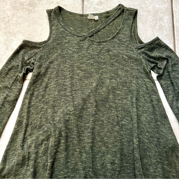 143 Story Cold Shoulder Cutout Swingy Knit Top - Picture 7 of 13